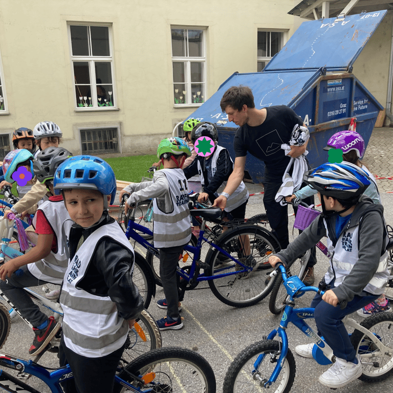 Radfahrtraining der 2. Klasse